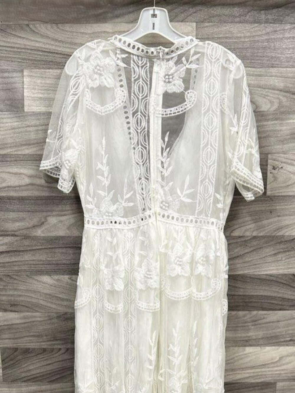 White dress full length lace dress with knee length lining, zip back size xl - Picture 6 of 8